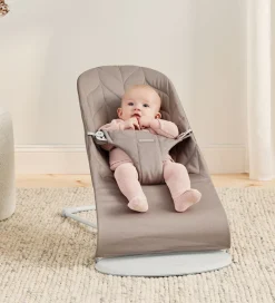 BabyBjörn Skråstol - Bliss - Petal Quiltet - Sandgrå