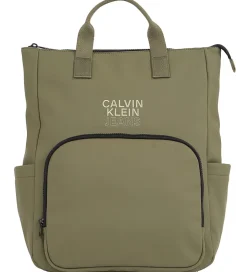 Calvin Klein Pusletaske - Rubber Diaper BP - Dusty Olive