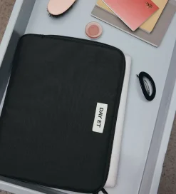 DAY ET Sleeve - Gweneth RE-S Folder13 - Sort