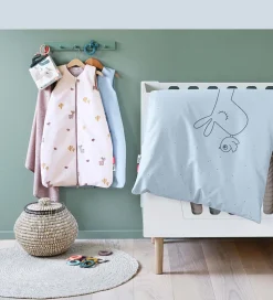 Done by Deer Sovepose - 70 cm - Lalee Powder