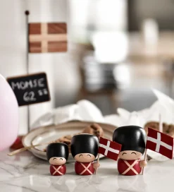 FableWood Garder - Frederik - 7,5 cm - Natur/Rød/Sort