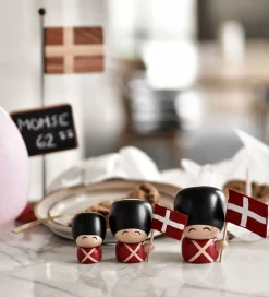 FableWood Garder - Henrik - 9 cm - Natur/Rød/Sort