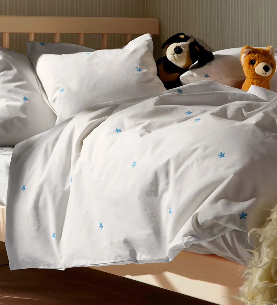 Juna Sengetøj - Daisy - Baby - Hvid/ Lyseblå