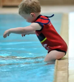 Konfidence Våddragt - BabyWarma - Strawberry