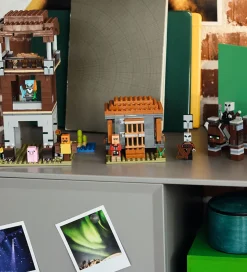 LEGO® Minecraft - Røverforposten Og Ravager 21278 - 665 Dele