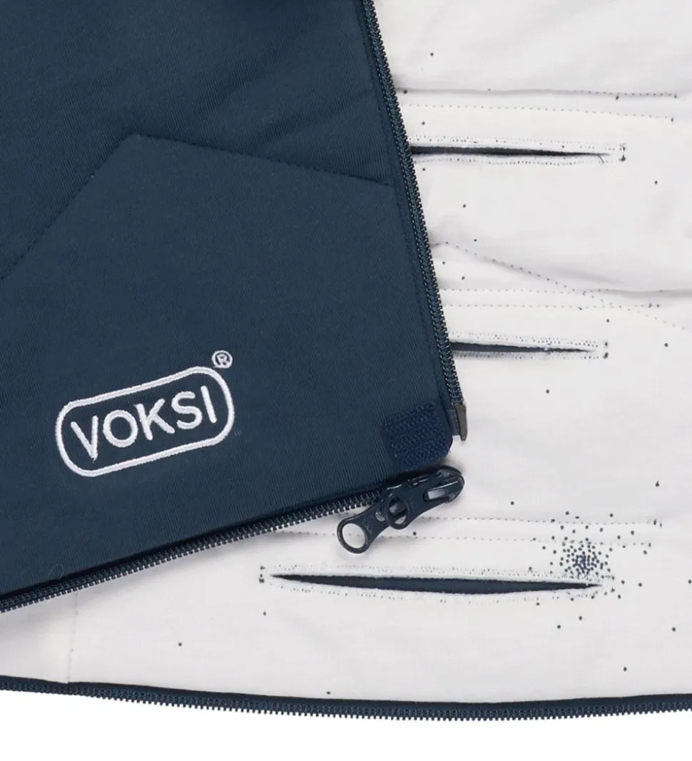 Voksi Kørepose - Sky Light - 88/113 cm - Poppy Blue Seeds